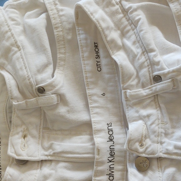 Calvin Klein City Shorts White Denim Cut Offs Size 6 - Set Of 2 - Priced To Sell - Picture 3 of 5